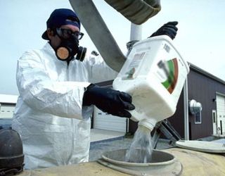Українські пестициди можливо  утилізувати лише за кордоном ‒ експерт